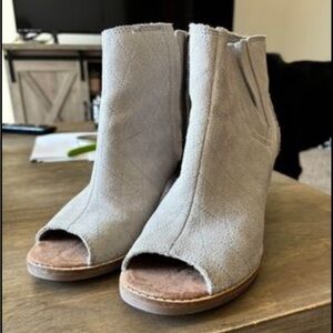 TOMS brand heels
